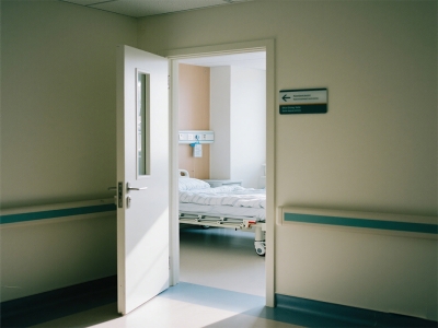 鉛盾無聲：醫(yī)用防輻射平移門的守護哲學(xué)